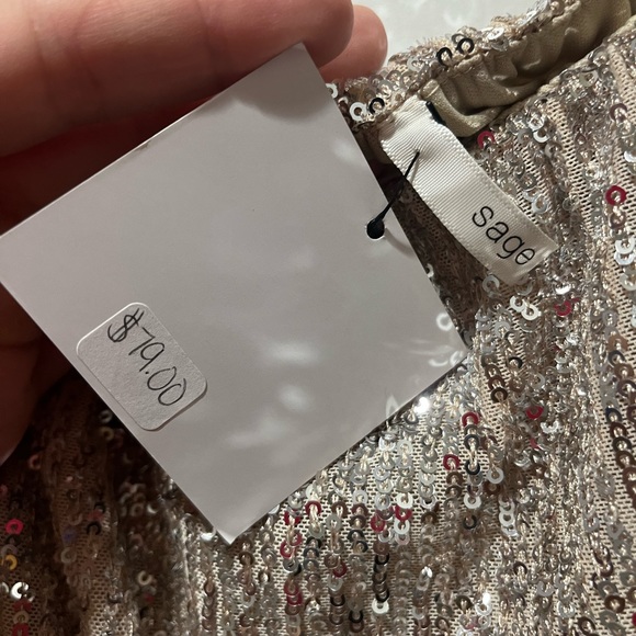 Sparkle Gold glitter romper! Med 8/10. Boutique Brand. - Picture 4 of 4